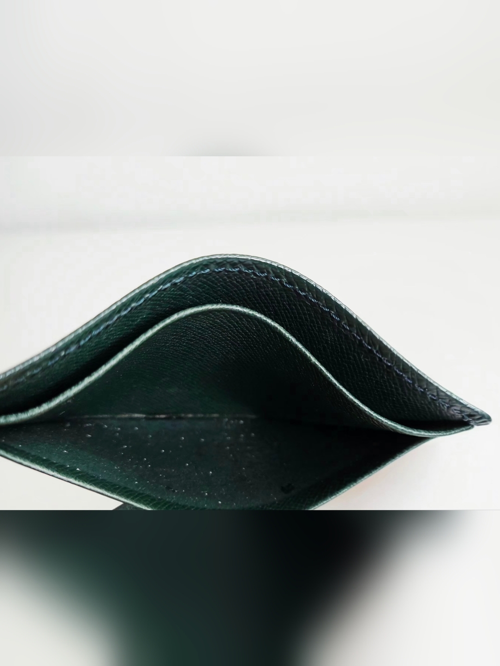 Louis Vuitton Green Taiga Leather Slim Card Holder Wallet - Picture 6 of 7
